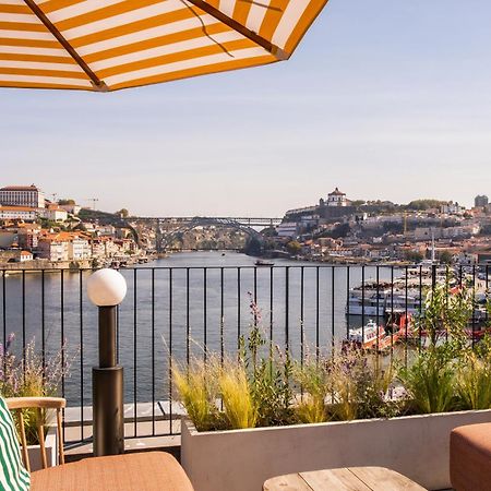 The Rebello Hotel & Spa - Small Luxury Hotels Of The World 빌라노바데가이아 외부 사진 The view from the hotel's rooftop terrace