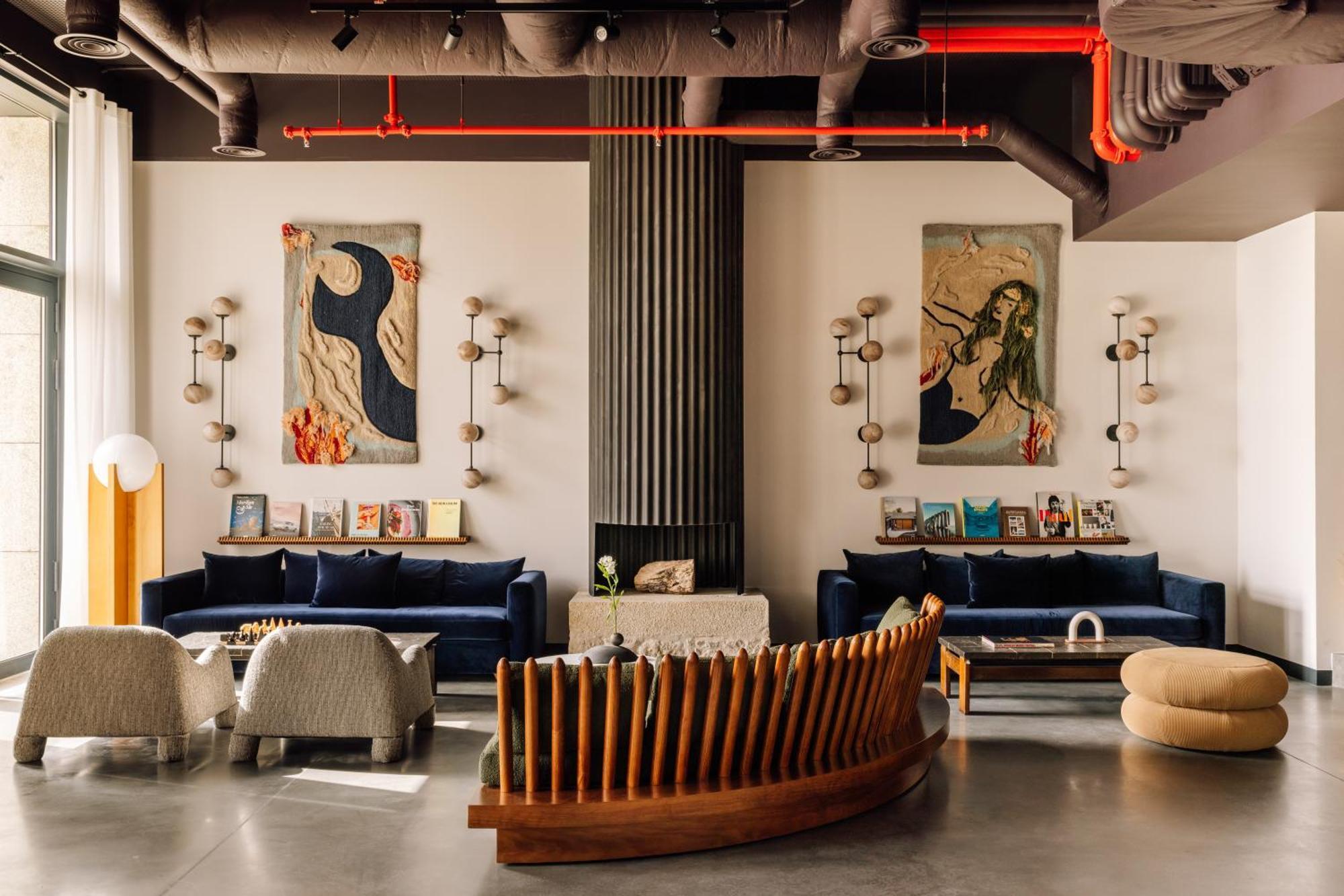The Rebello Hotel & Spa - Small Luxury Hotels Of The World 빌라노바데가이아 외부 사진 The lobby at the Standard East Village