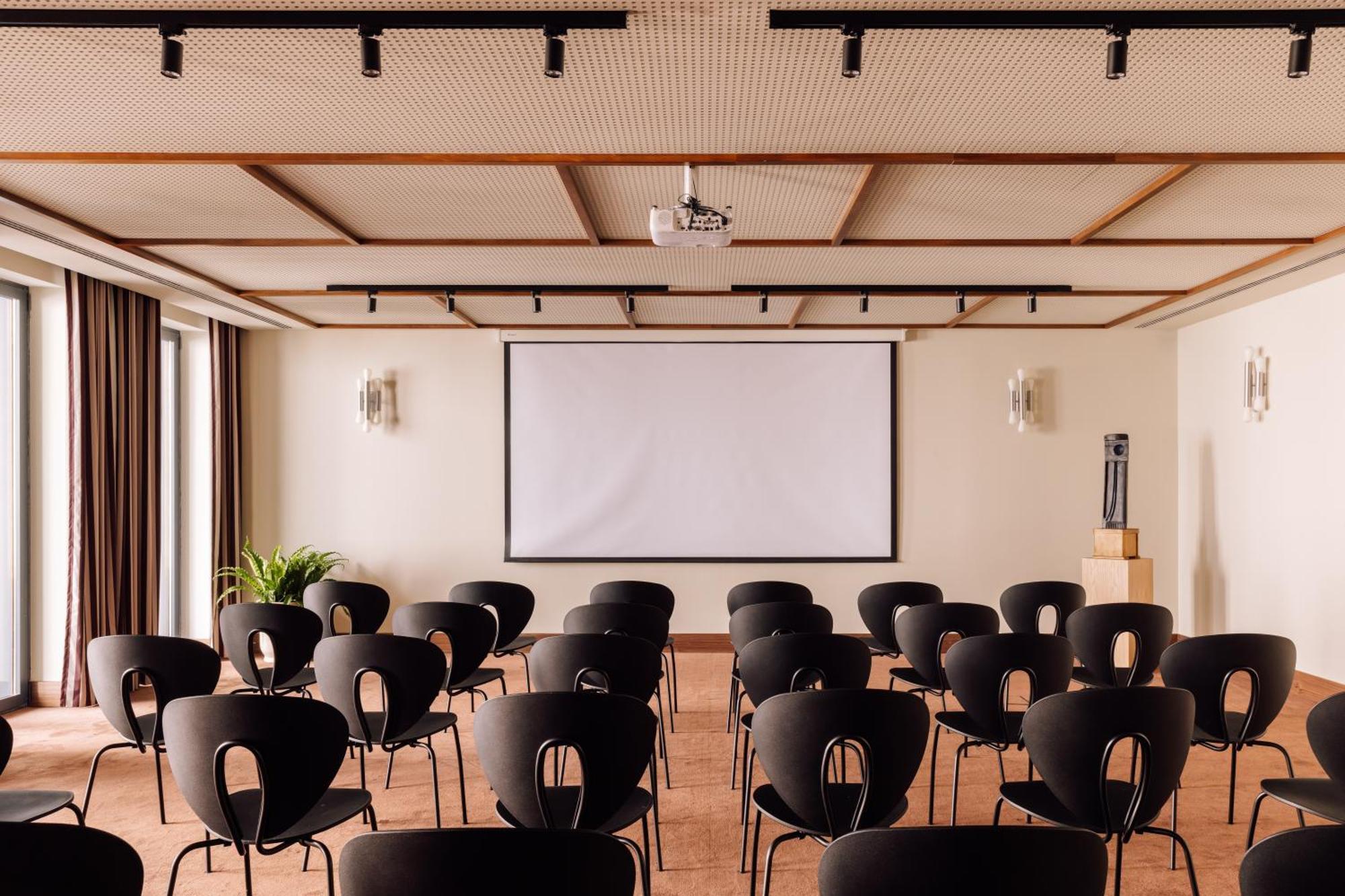 The Rebello Hotel & Spa - Small Luxury Hotels Of The World 빌라노바데가이아 외부 사진 A typical conference room