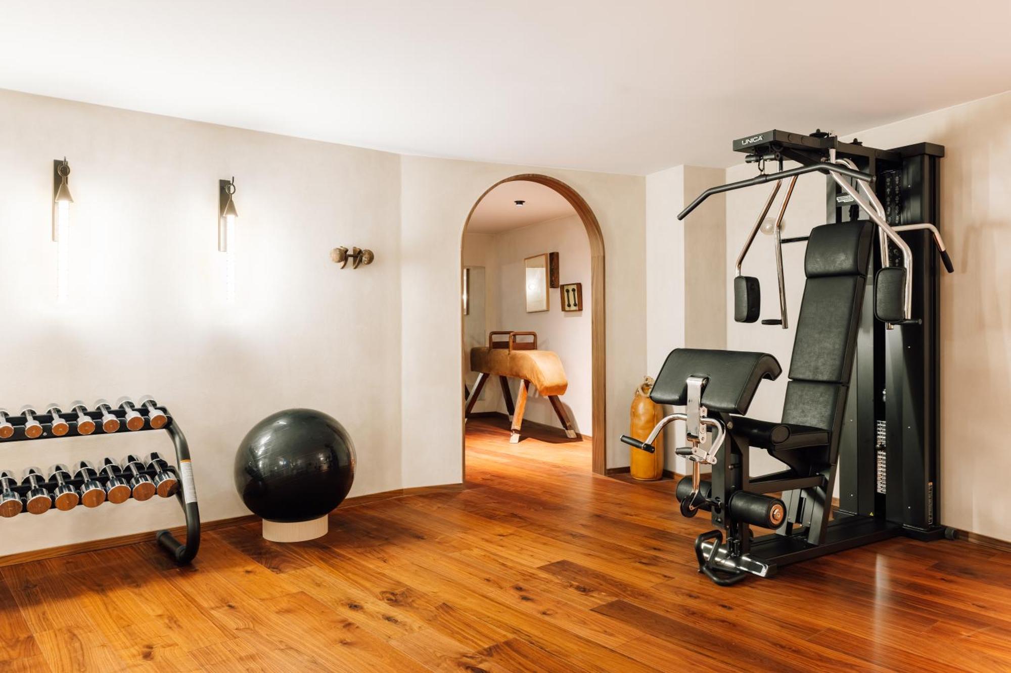 The Rebello Hotel & Spa - Small Luxury Hotels Of The World 빌라노바데가이아 외부 사진 A home gym