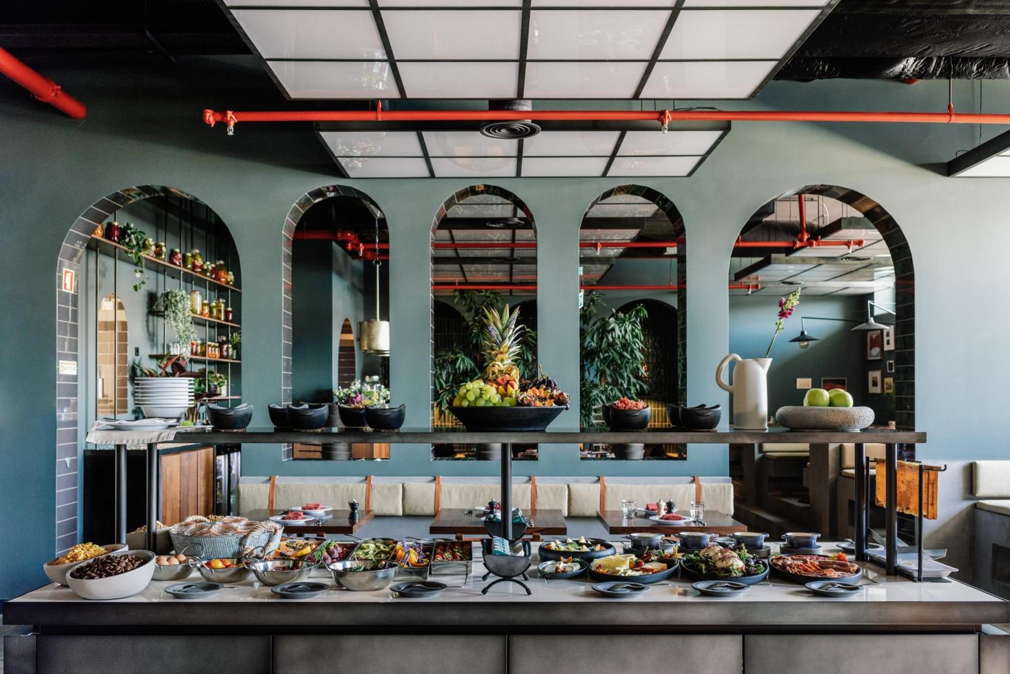 The Rebello Hotel & Spa - Small Luxury Hotels Of The World 빌라노바데가이아 외부 사진 The kitchen at the restaurant