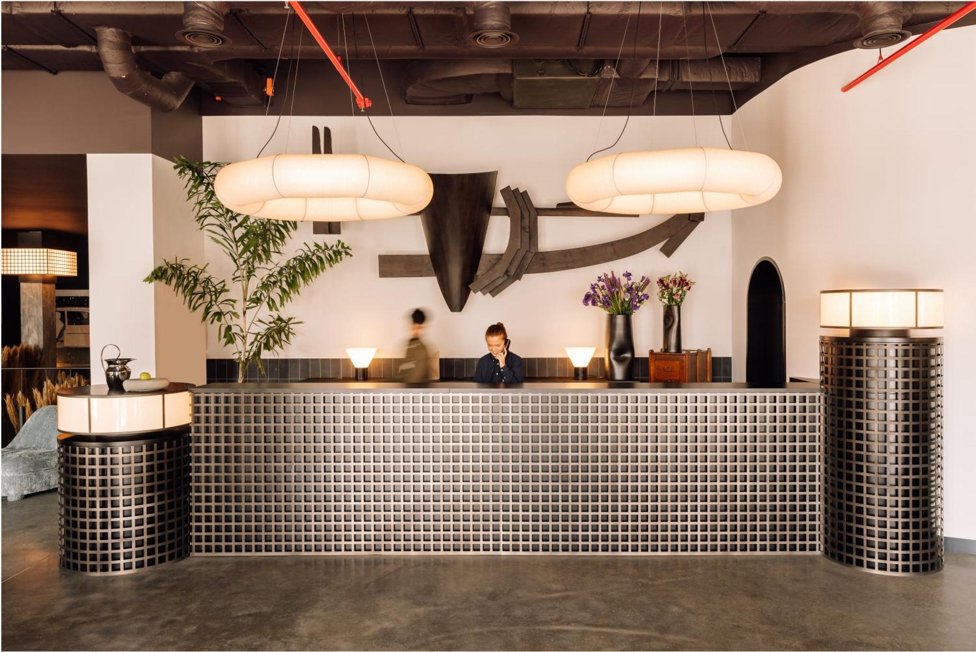 The Rebello Hotel & Spa - Small Luxury Hotels Of The World 빌라노바데가이아 외부 사진 The Standard East Village