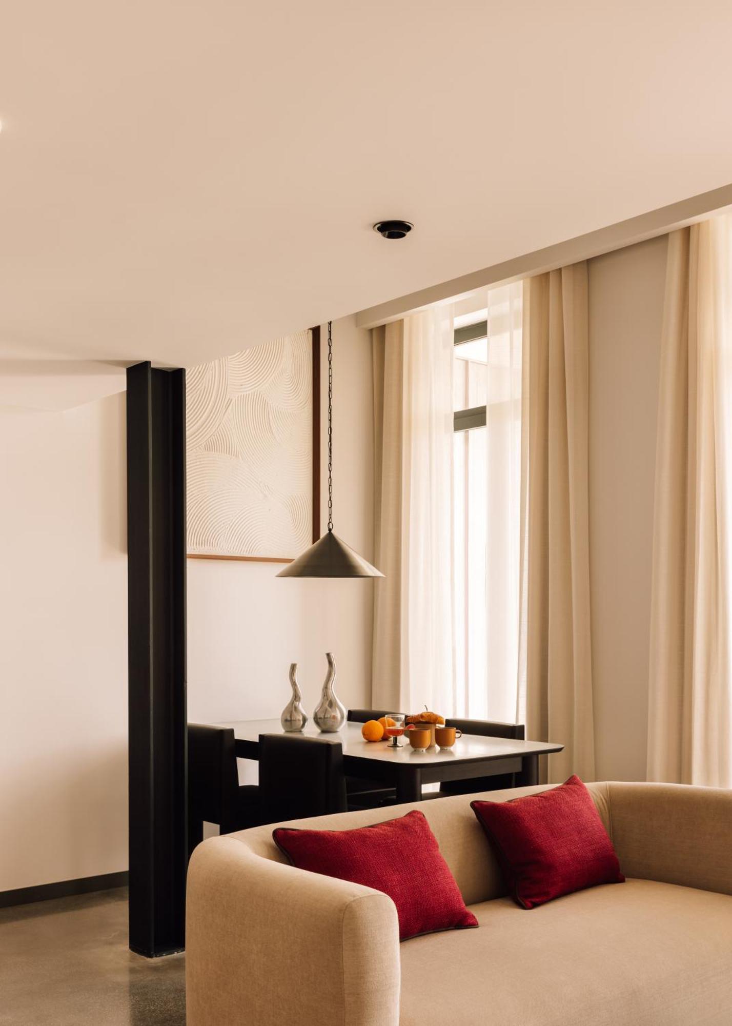 The Rebello Hotel & Spa - Small Luxury Hotels Of The World 빌라노바데가이아 외부 사진 A curtain