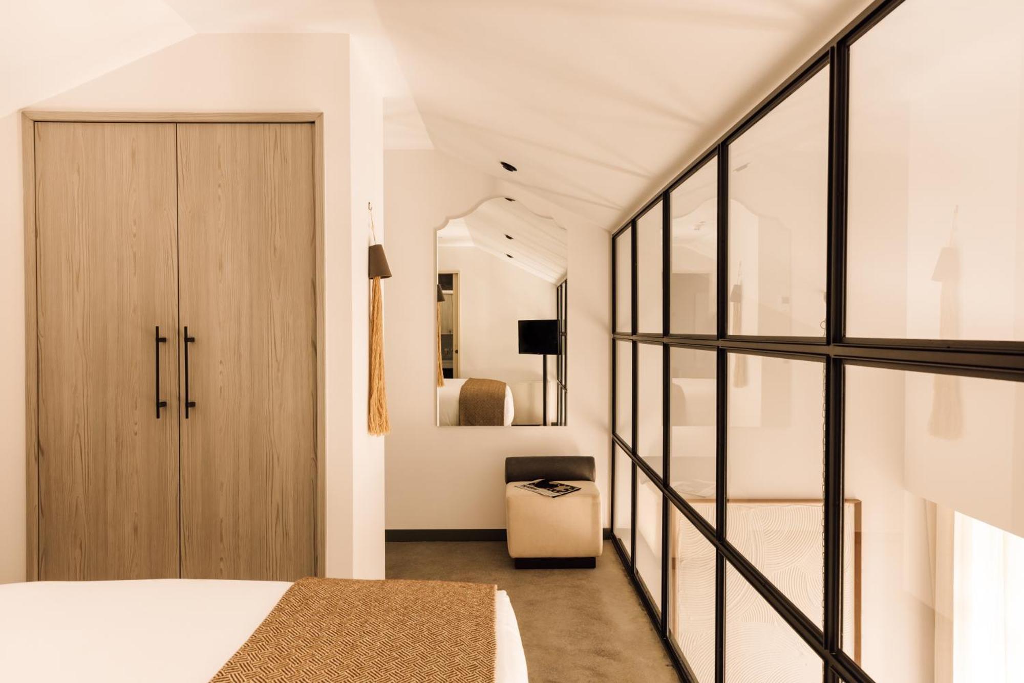 The Rebello Hotel & Spa - Small Luxury Hotels Of The World 빌라노바데가이아 외부 사진 Interior of a house