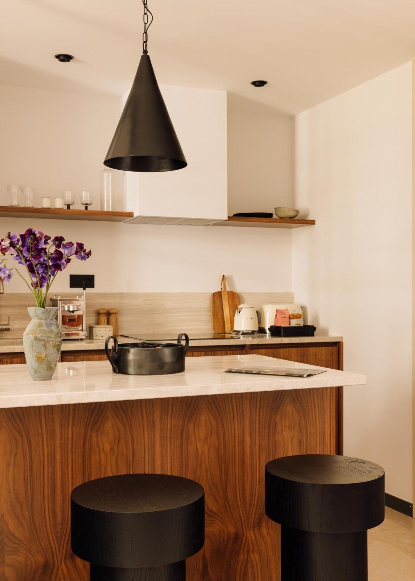 The Rebello Hotel & Spa - Small Luxury Hotels Of The World 빌라노바데가이아 외부 사진 A kitchen with a granite countertop